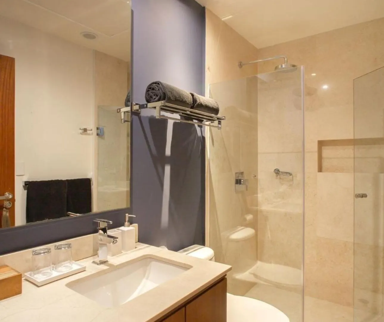 Private Pool & Jacuzzi Steps To Beach & 5Th Ave 0*, Playa del Carmen